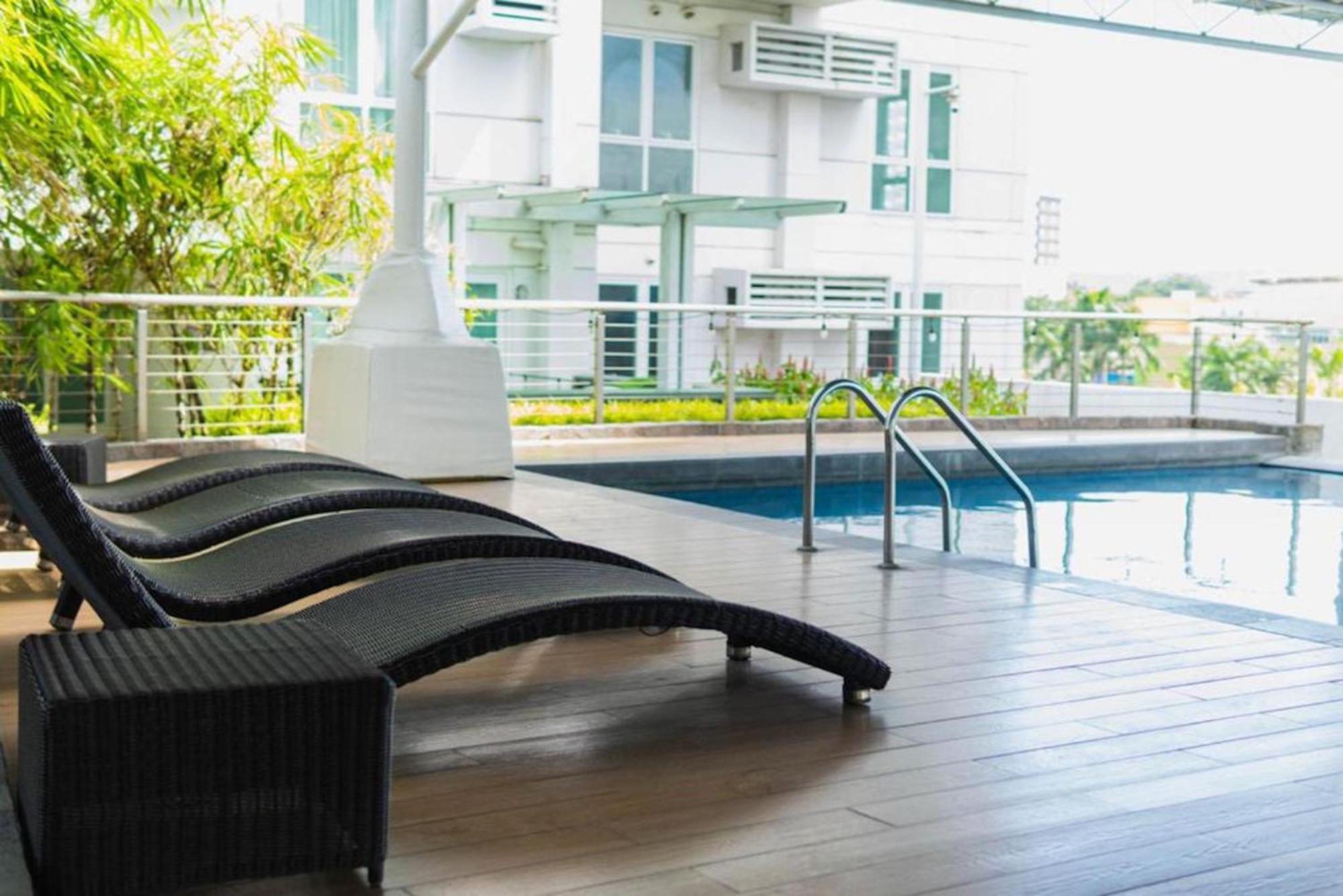 Abreeza Studio Suite 2321 - Pool, Wifi, City View, Washer, Ac, Netflix, Mall Davao Stadt Exterior foto